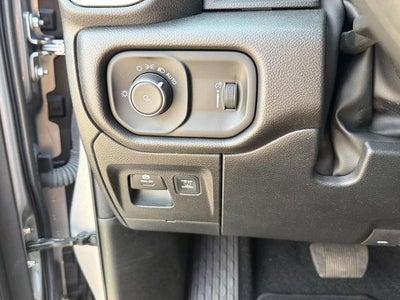 2025 RAM 1500 Tradesman Crew Cab 4x4 5'7" Box