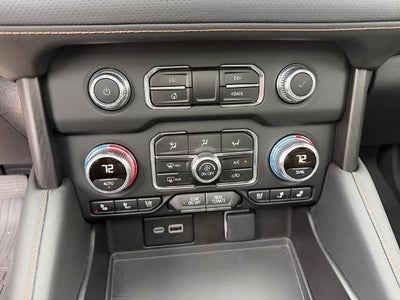 2024 GMC Yukon XL AT4