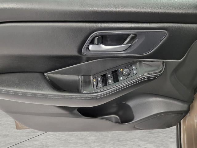 2025 Nissan Rogue Base