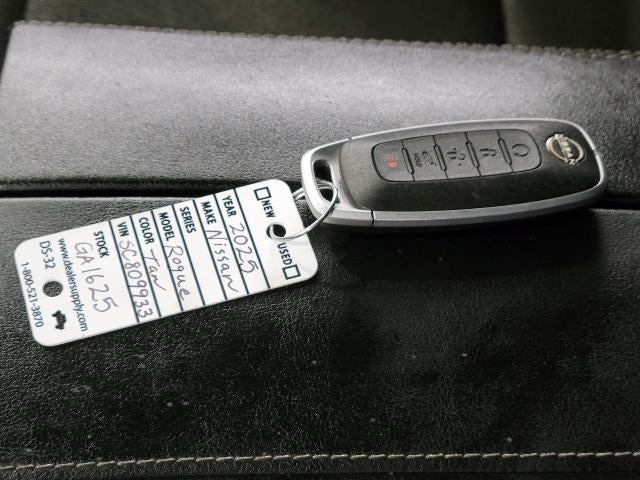 2025 Nissan Rogue Base